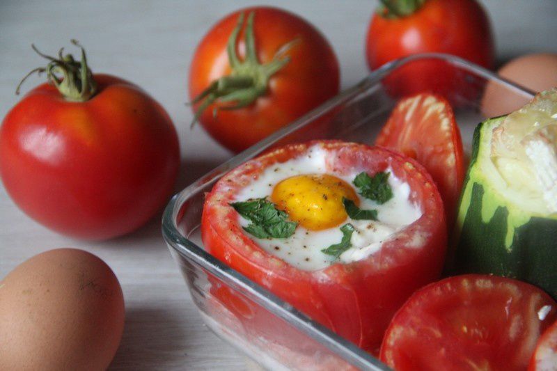 TOMATE_FARCIE_OEUFS_RECETTE_NUTRIFORM.JPG