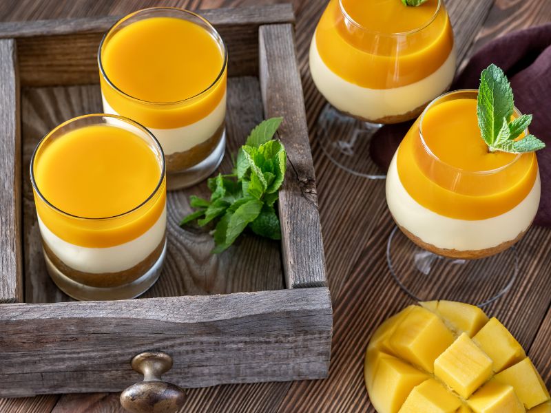 Cheesecake biscuit chocolat - coco, coulis mangue