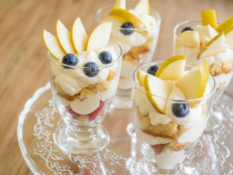 Mousse légère, sablés et fruits frais (1)