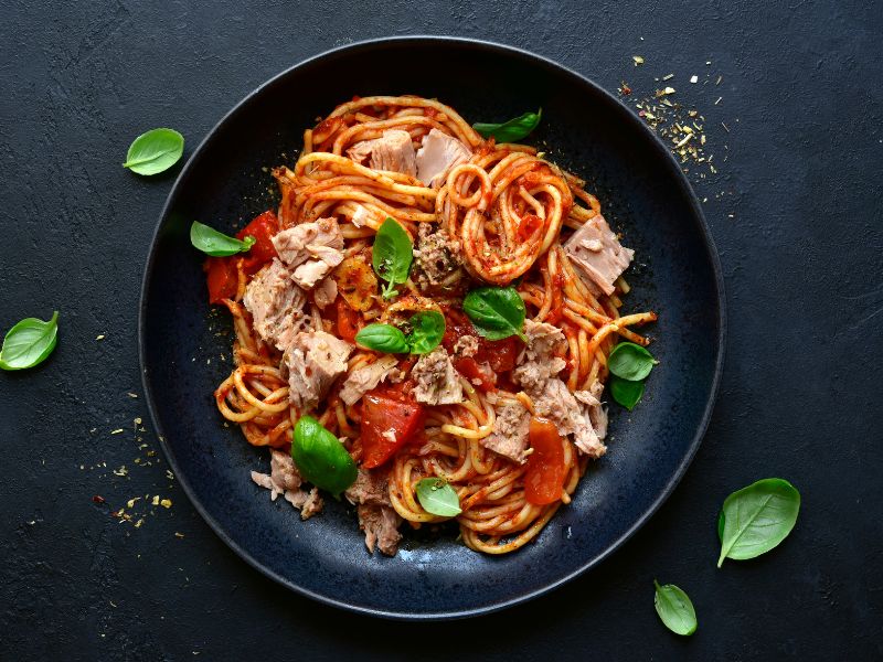 Pâtes au thon et sauce tomate